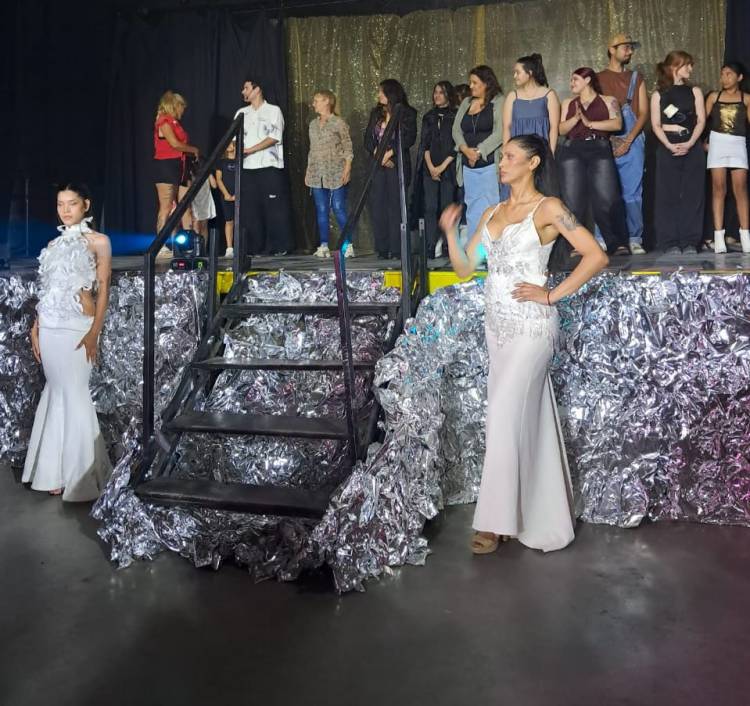 FASHION RAÍZ PROJECT: JÓVENES DEL CONURBANO BONAERENSE UNIERON MODA, ARTE E IDENTIDAD EN UN EVENTO INCLUSIVO 