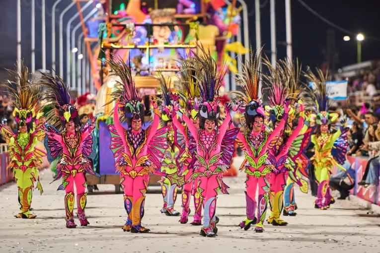 Papelitos ganó el Carnaval del País 2026 con “Vivos”