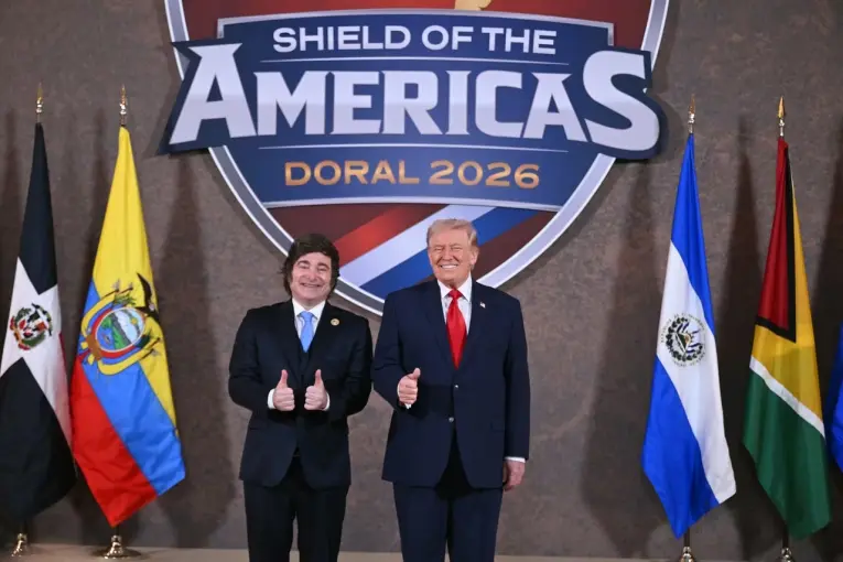 Milei participó de la cumbre “Escudo de las Américas” junto a Trump