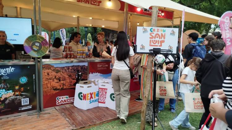 San Luis promocionó su turismo en la Fiesta Nacional de la Vendimia