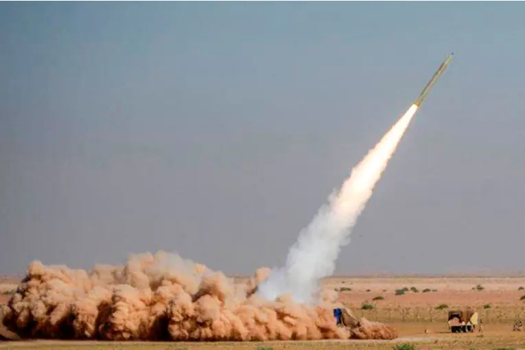 Trump impone arancel del 50% a países que suministren armas a Irán