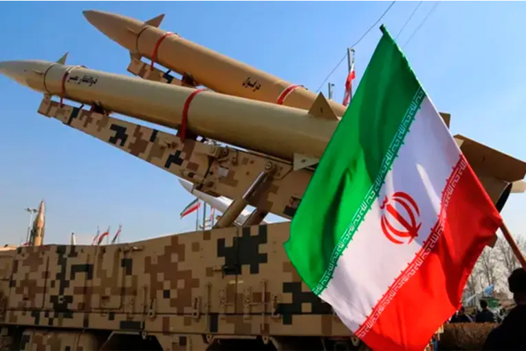 Irán amenaza con atacar buques en Ormuz tras advertencias de Trump