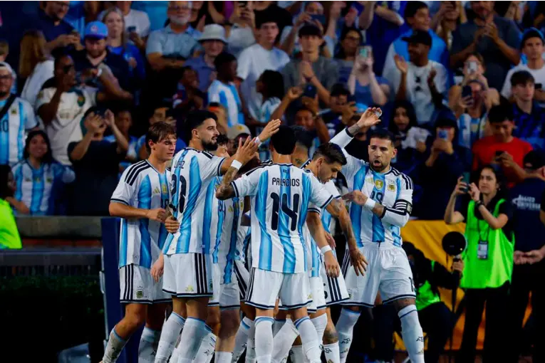 Argentina goleó a Islandia y llega en gran forma al debut del Mundial 2026