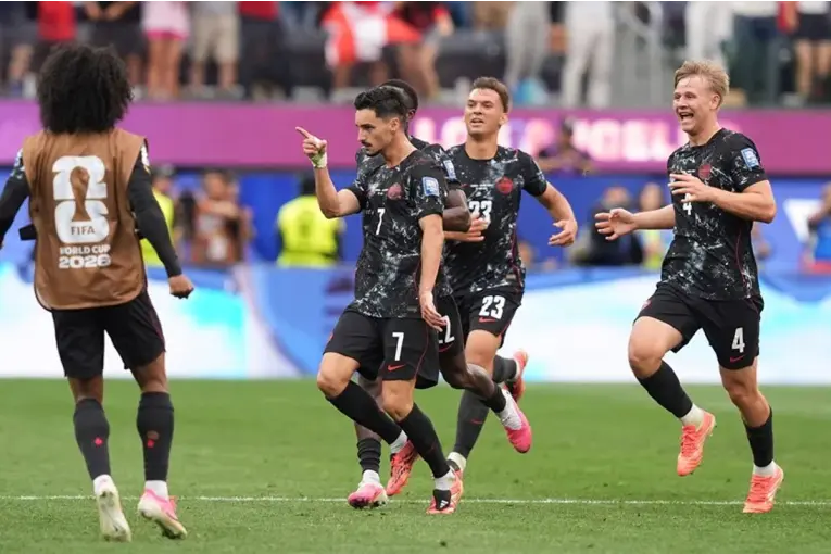 Canadá derrotó a Sudáfrica con un gol agónico y avanzó por primera vez a octavos del Mundial 2026