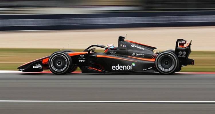 Varrone rozó el Top 10 en Silverstone, pero un toque lo relegó al 13° lugar