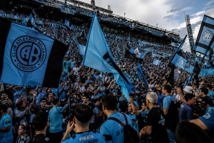 “Un latido Pirata”: la poesía de Carolina Padró Stang que celebra la pasión eterna de Belgrano de Córdoba