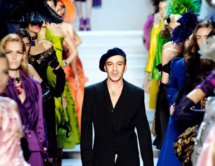 Met Gala 2027: John Galliano, el diseñador que redefinió la moda y vuelve al centro de la escena